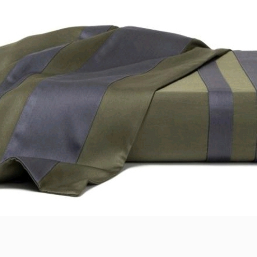 Frette Luxury 2026 Luxury Queen  Duvet & 2 Euro Sham Retails$1,550 - Picture 7 of 12